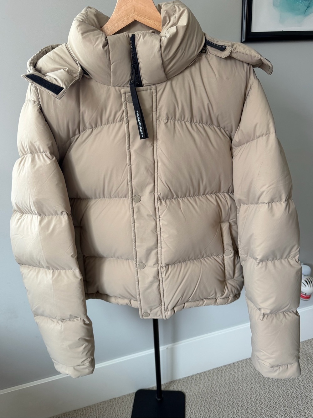Aritzia Super Puff Shorty Cropped Quilted Puffer Jacket in Fluent Taupe / Beige